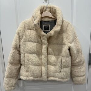 Abercrombie Sherpa Mini Puffer in Cream